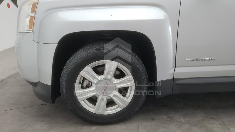 2GKAL8EKXF6303229 Auction: EmiratesAuction Lot: 412016 2GKAL8EKXF6303229 GMC Terrain 2015 SILVER Photo 43