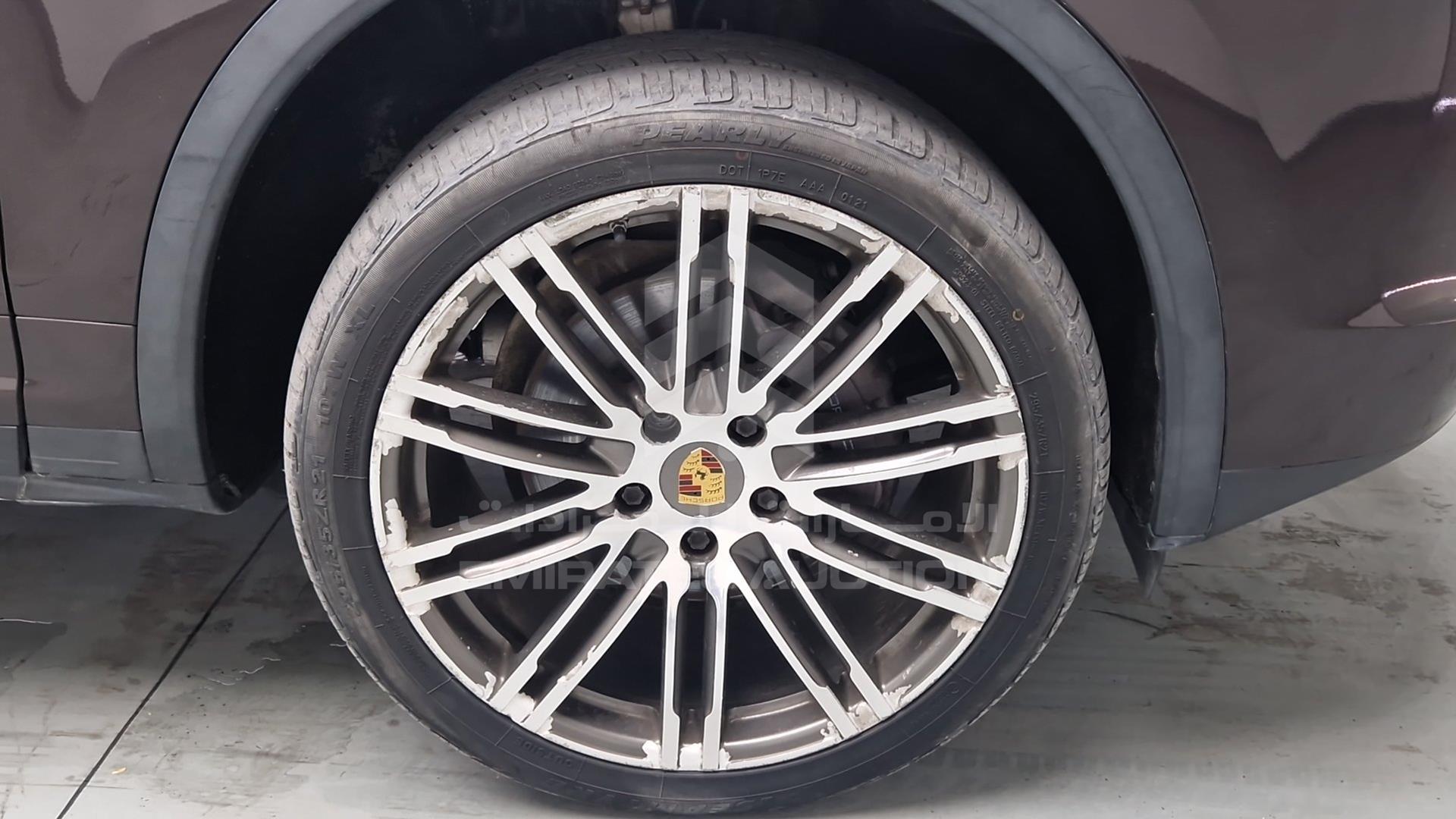 2016 PORSCHE CAYENNE VIN: WP1ZZZ92ZGKA13713