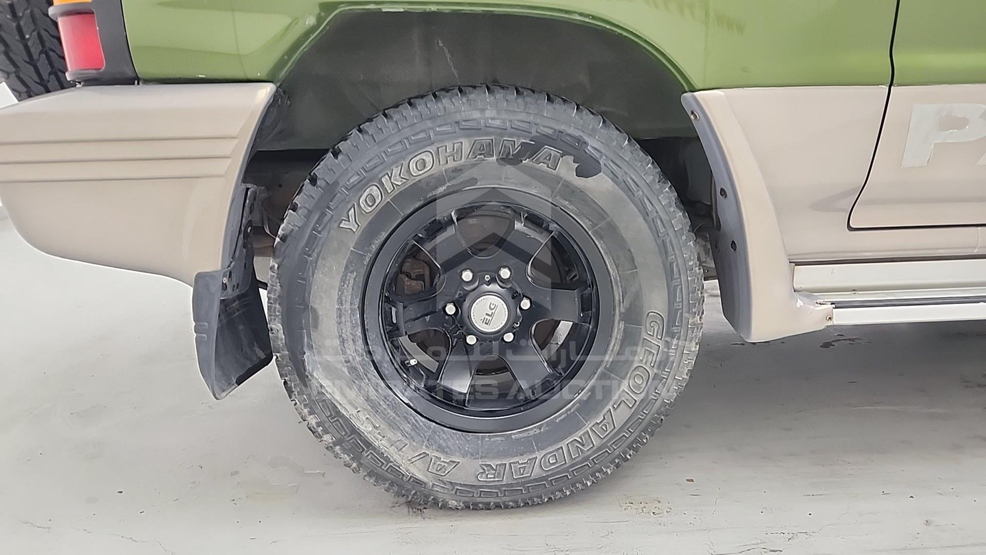 2000 MITSUBISHI PAJERO VIN: JMY0RV230YJ703802