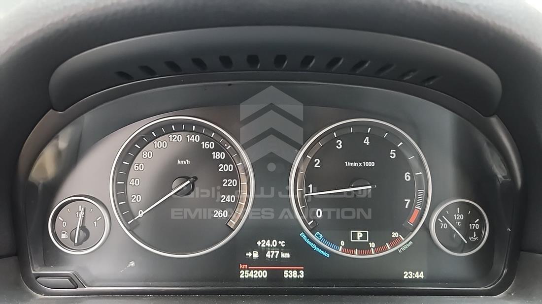 بي ام دبليو 535 اى 2015 — مؤشر السرعة — صورة 17