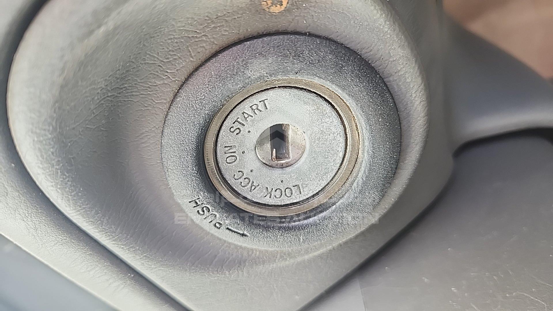 1998 TOYOTA CAMRY VIN: JT2BG28K5W0223917