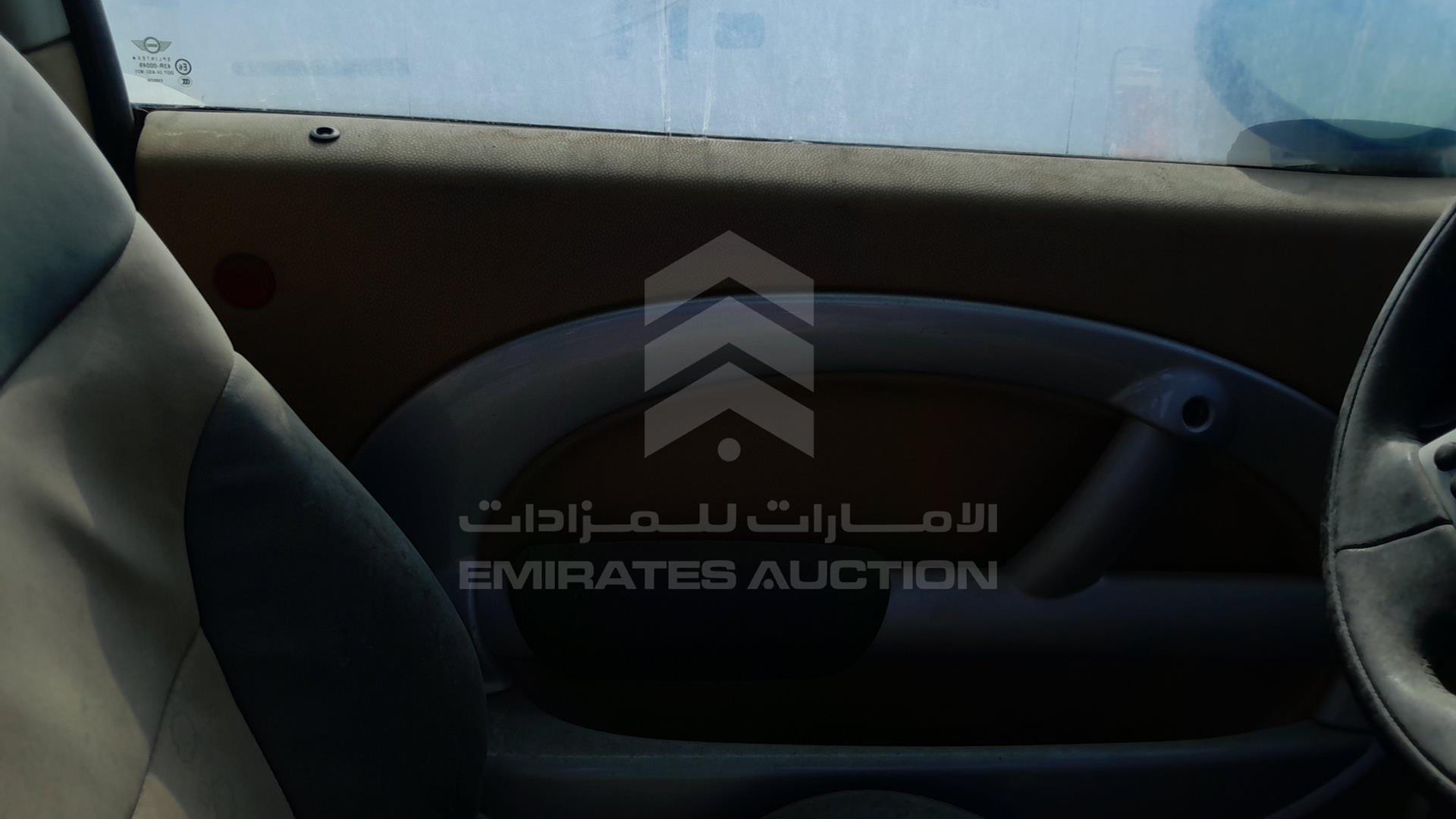 2005 MINI COOPER VIN: WMWRE31005TD29943
