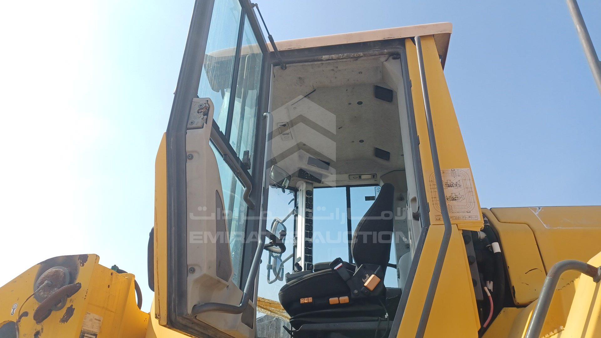 2013 VOLVO L 220G VIN: VCEL220GJ00009140