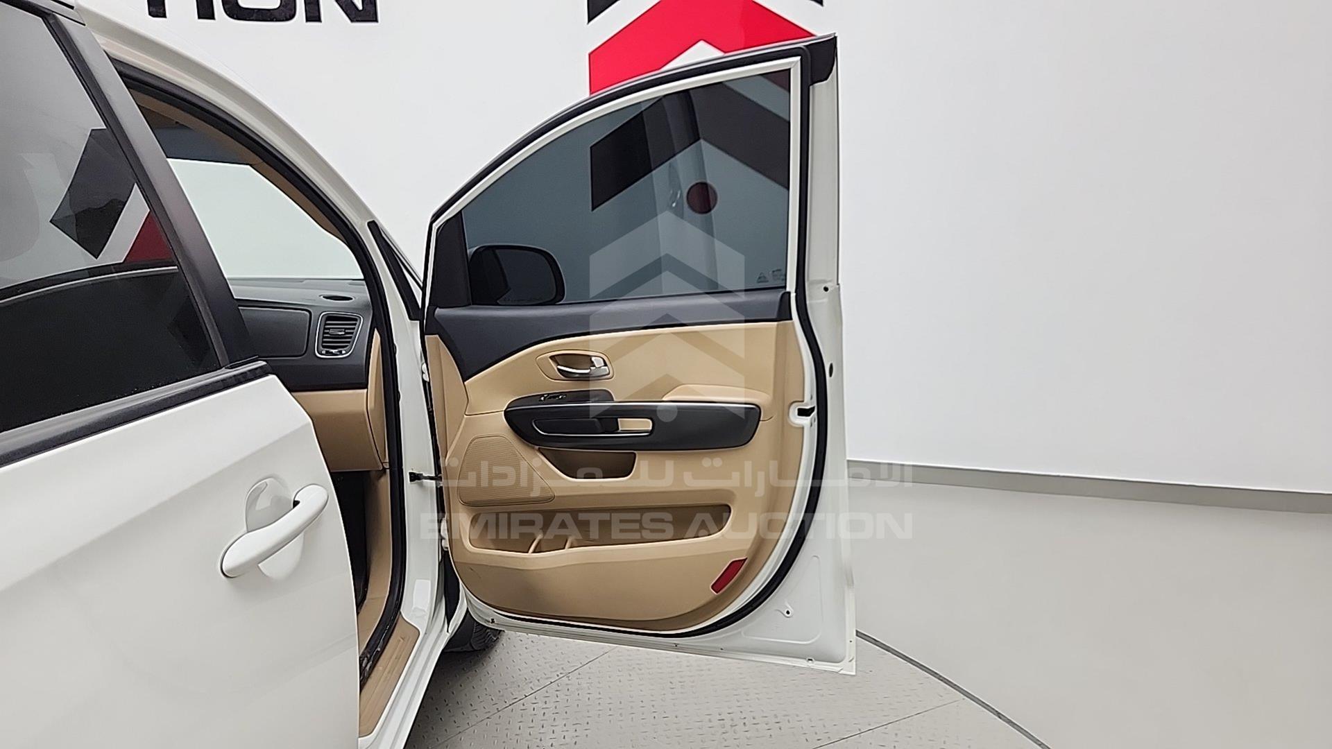 2020 KIA CARNIVAL VIN: KNAMB8123L6623802