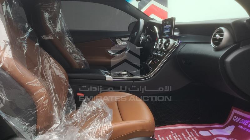 WDDWJ4JB4HF383700 Auction: EmiratesAuction Lot: 406062 WDDWJ4JB4HF383700 Mercedes C 300 2017 BLUE Photo 36
