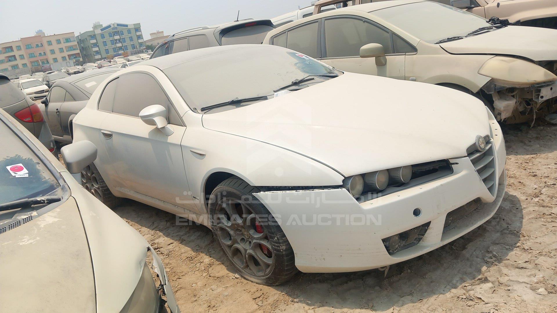 0 ALFA ROMEO --- VIN: ZAR93900005021104