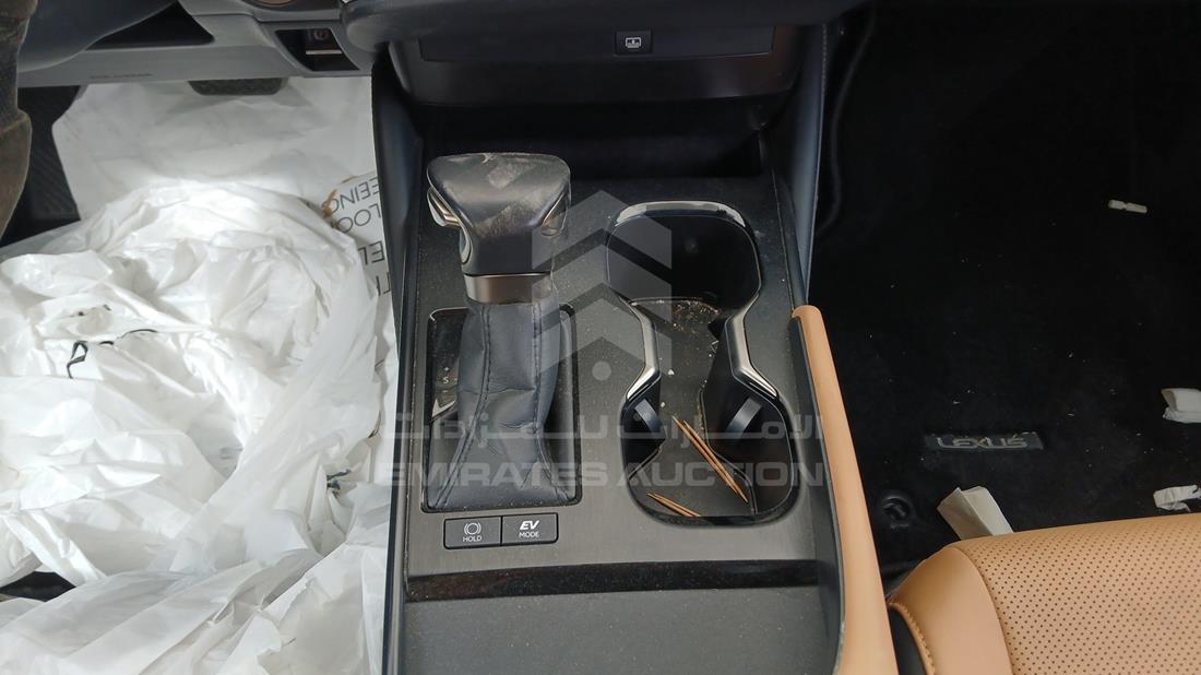 2023 Lexus ES 300 H Premier — Gear View — Photo 17