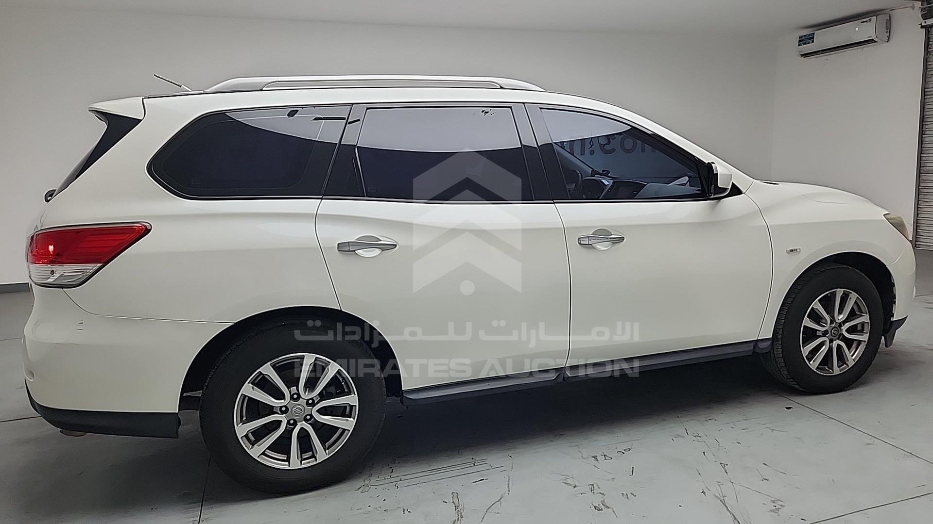 2016 NISSAN PATHFINDER VIN: 5N1AR2M53GC609082