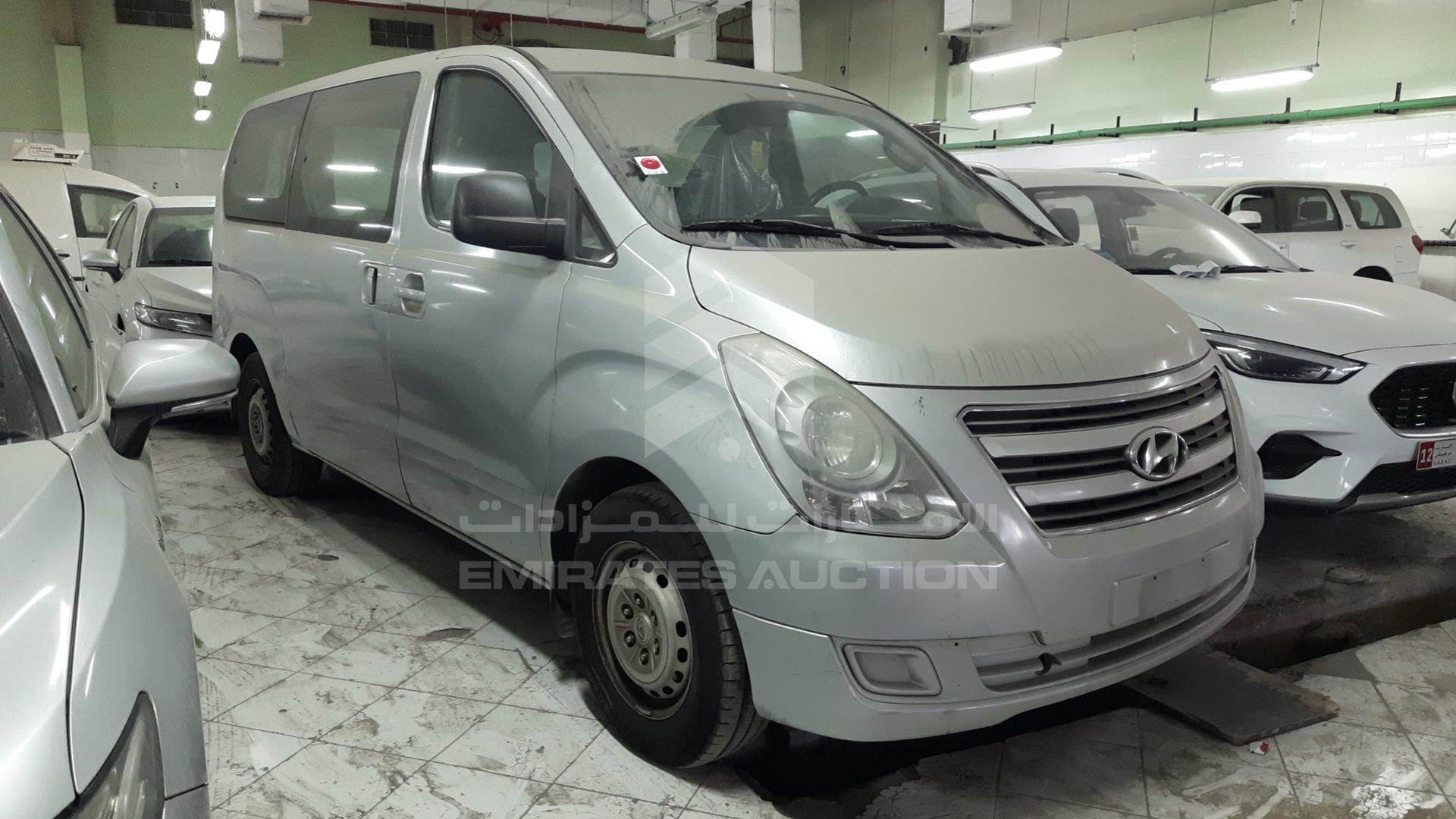 2018 HYUNDAI H1 VIN: KMHWG81RXJU967562