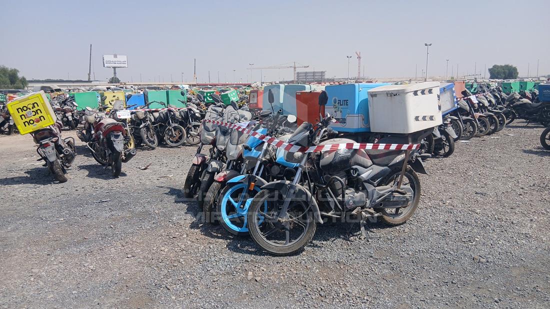 5 Motorbikes — Front Left Angle — Photo 7