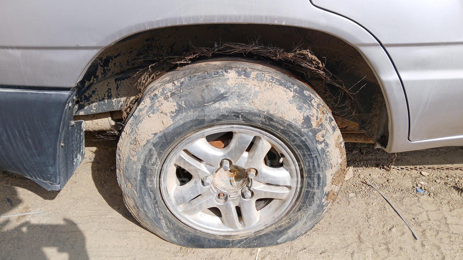 2000 TOYOTA LAND CRUISER VIN: JT3HJ09J5Y0027111