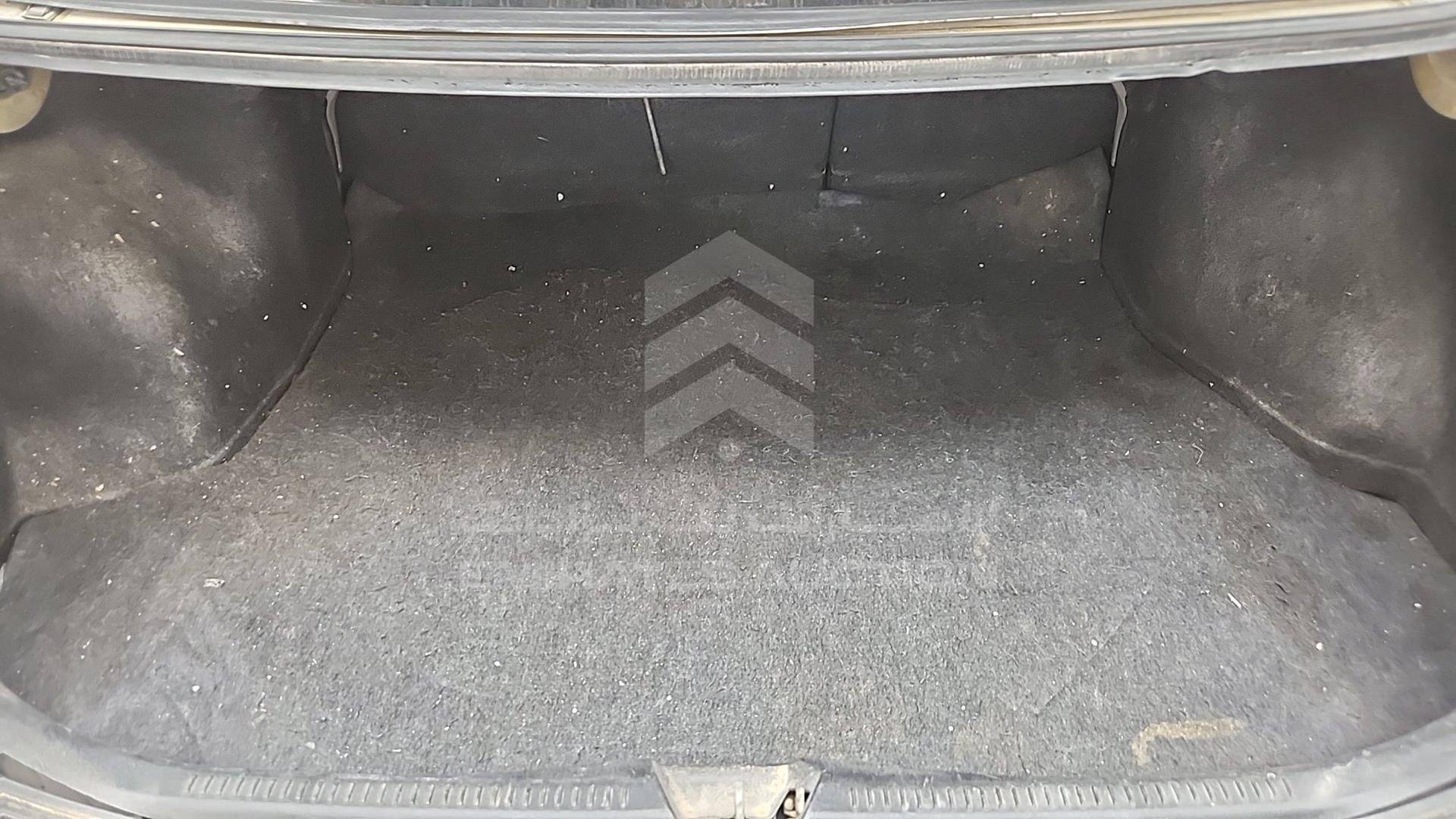 2002 MAZDA 323 VIN: JM7BJ12M821209520