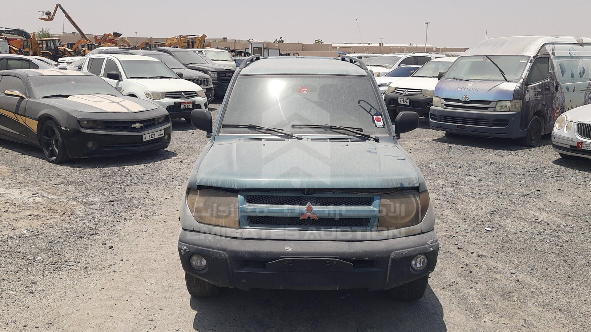 2000 MITSUBISHI PAJERO VIN: JMYLRH76WYY700118
