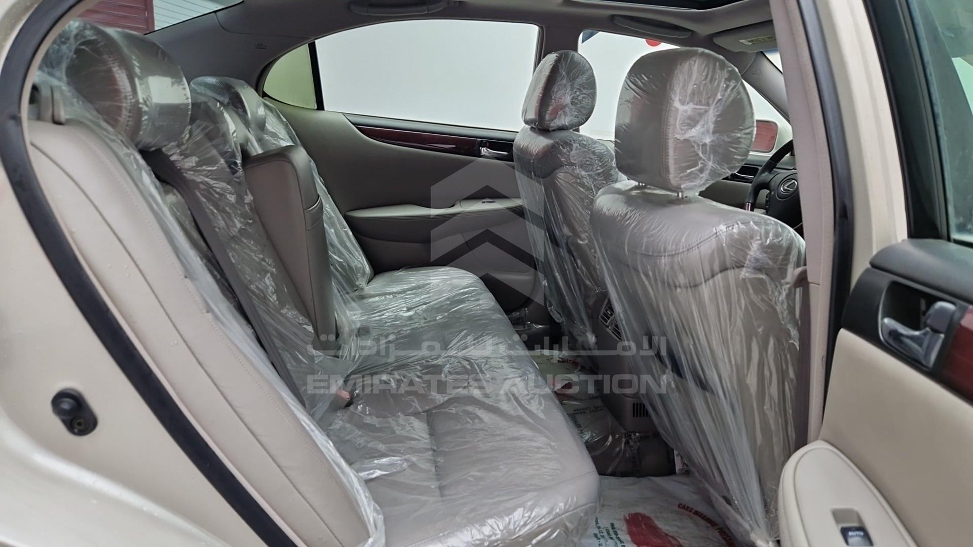 2002 LEXUS ES 300 VIN: JTHBF30G820063242