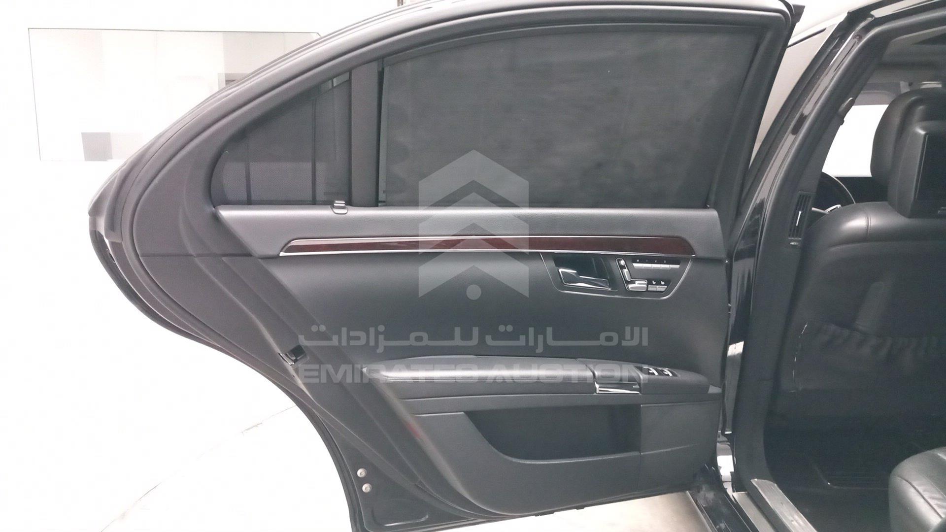 2009 MERCEDES S 500 VIN: WDDNG71X99A243700