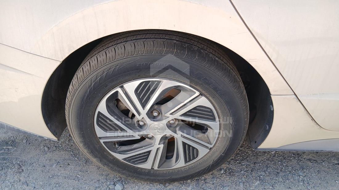 2021 Hyundai Sonata Hybrid — Rear Right Tyre — Photo 30
