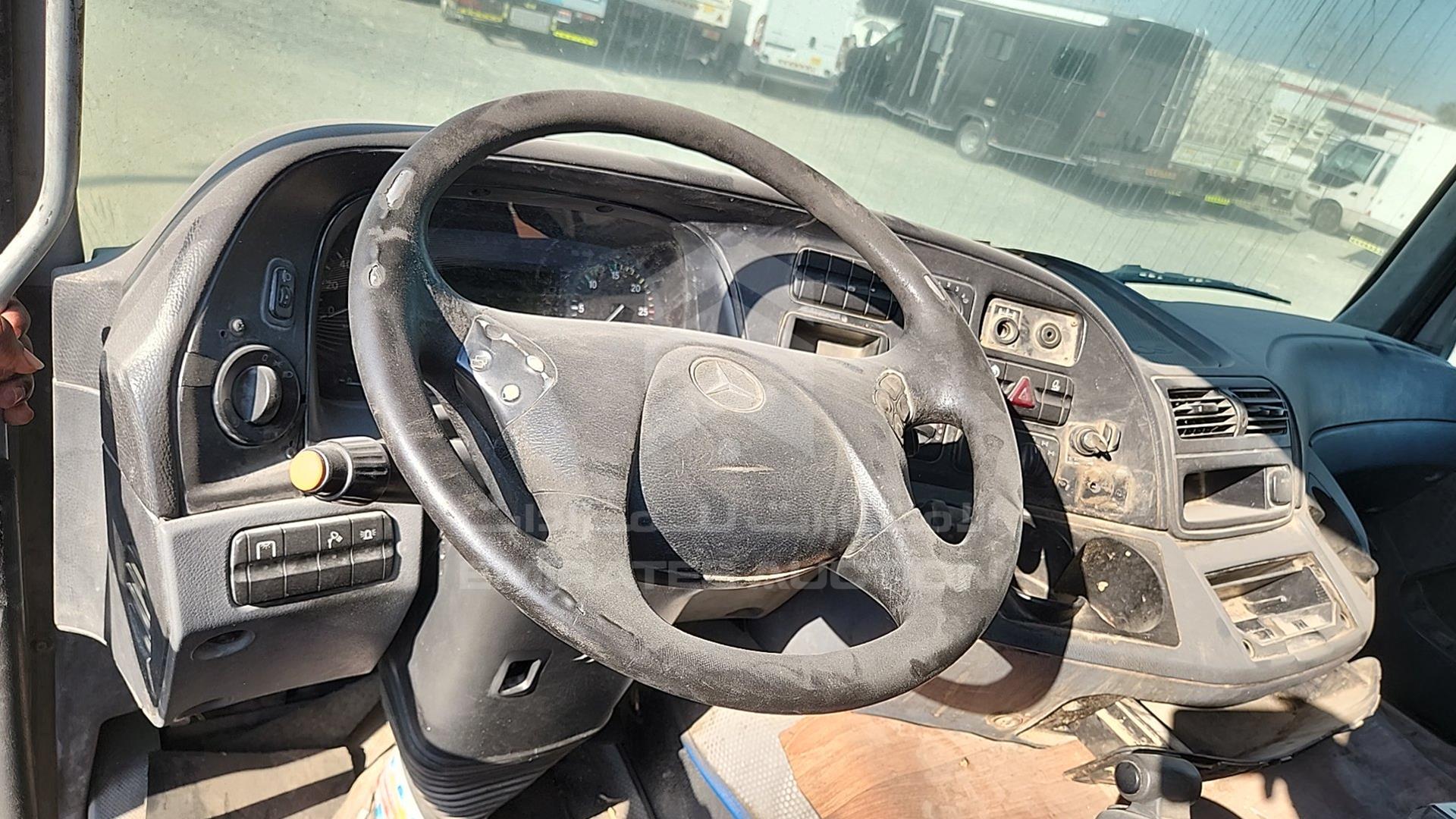 2008 MERCEDES ACTROS VIN: WDAKHCAA58L280327