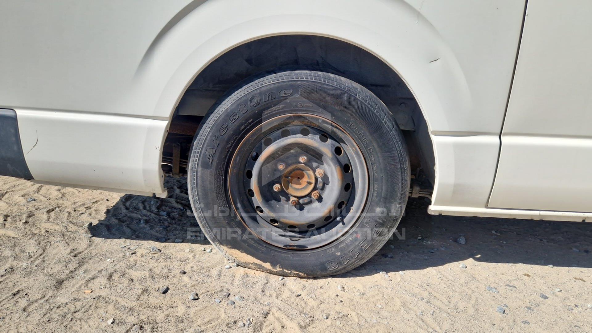2015 TOYOTA HIACE VIN: JTGJX02P6F5041788