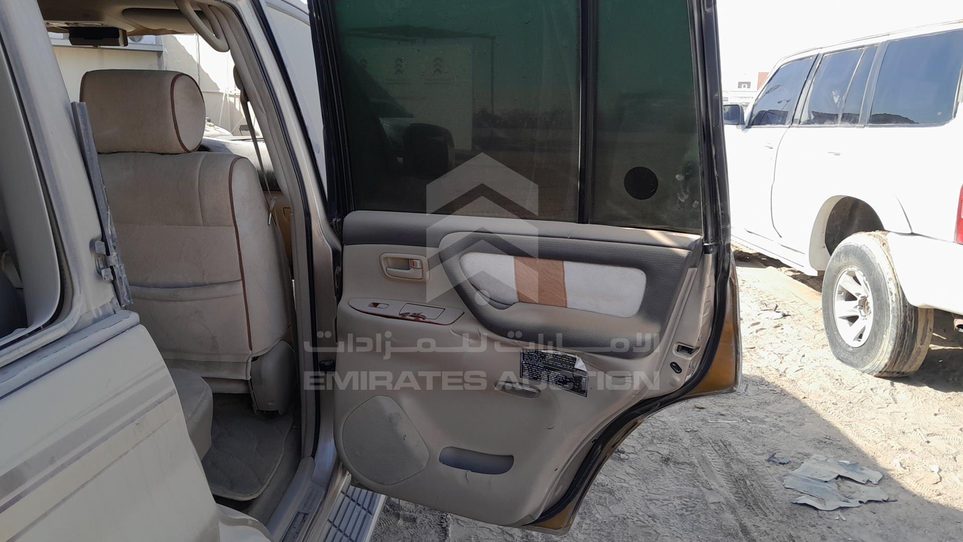 2006 TOYOTA LAND CRUISER VIN: JTEHT05J262085590