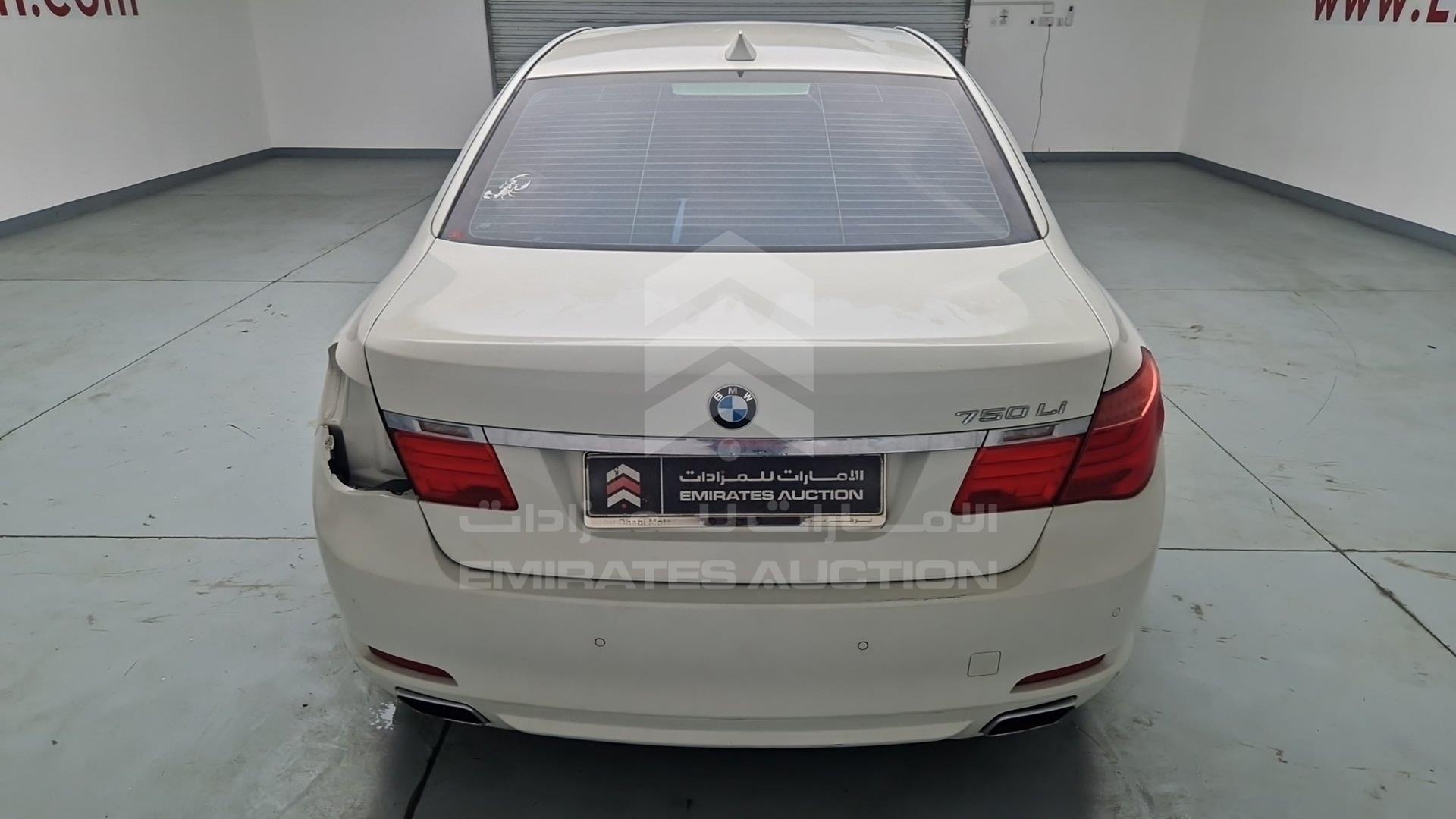 2011 BMW 750 VIN: WBAKB8101BC345410