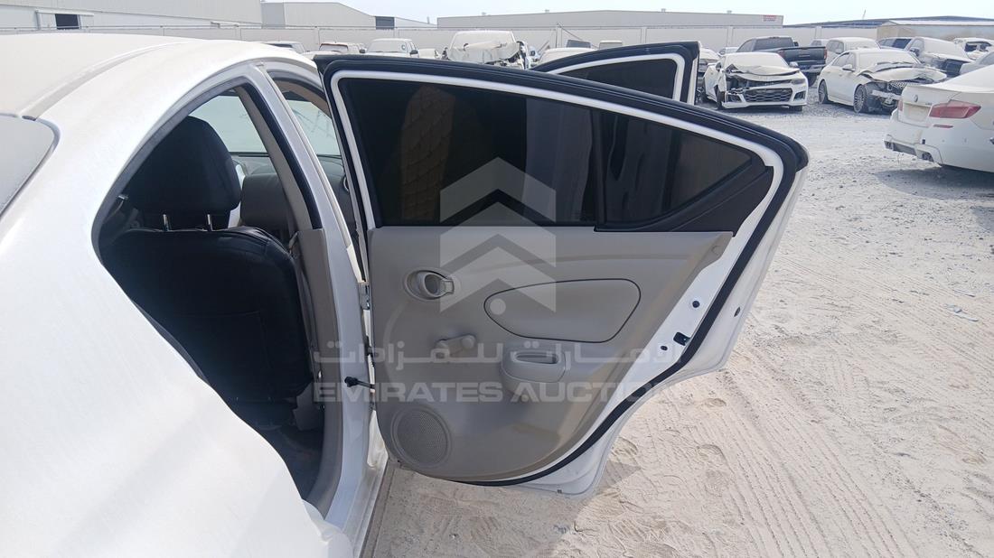نيسان صني 2025 — الباب الخلفي الأيمن — صورة 24