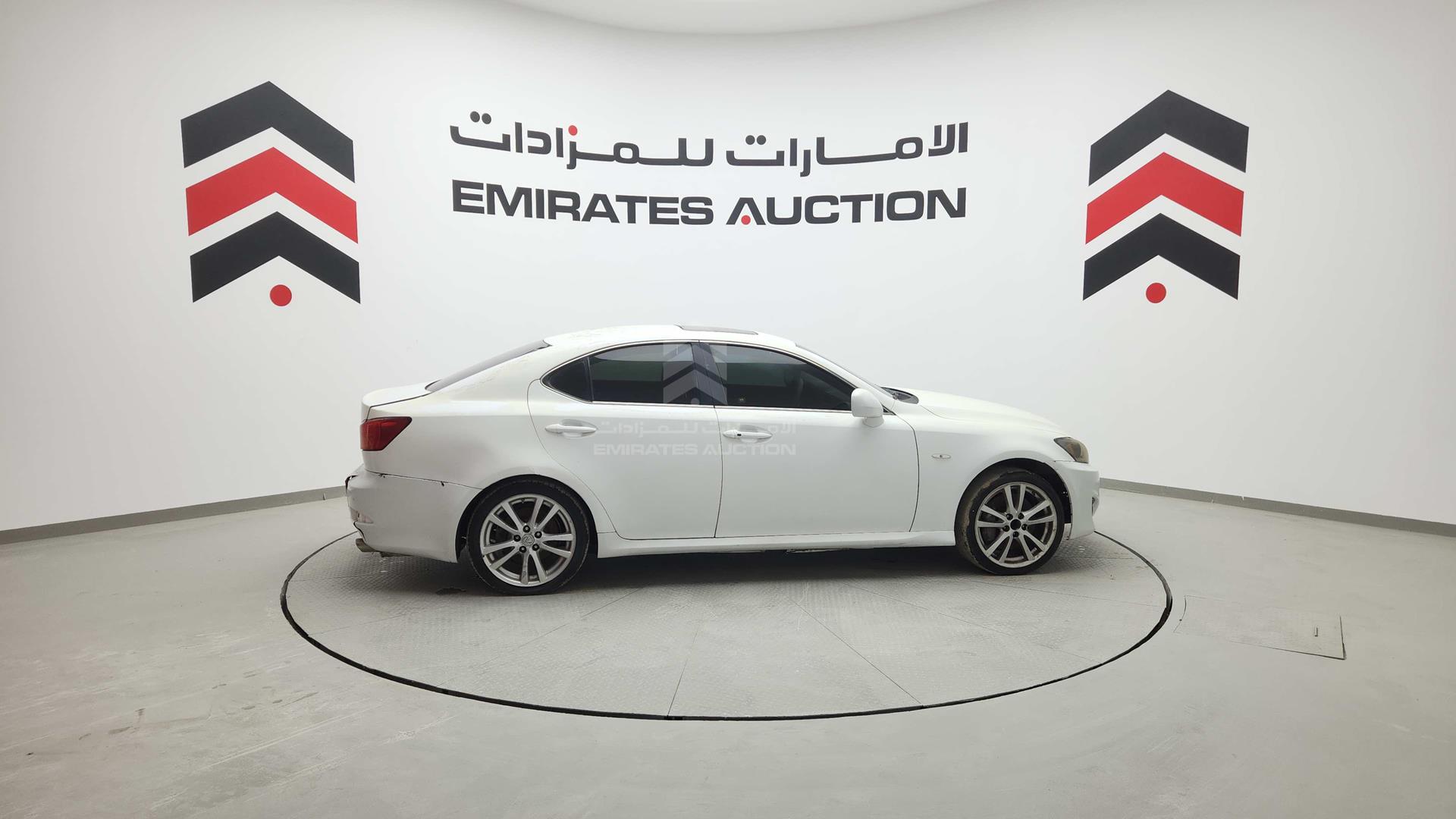 2007 LEXUS --- VIN: JTHBG262X72001369