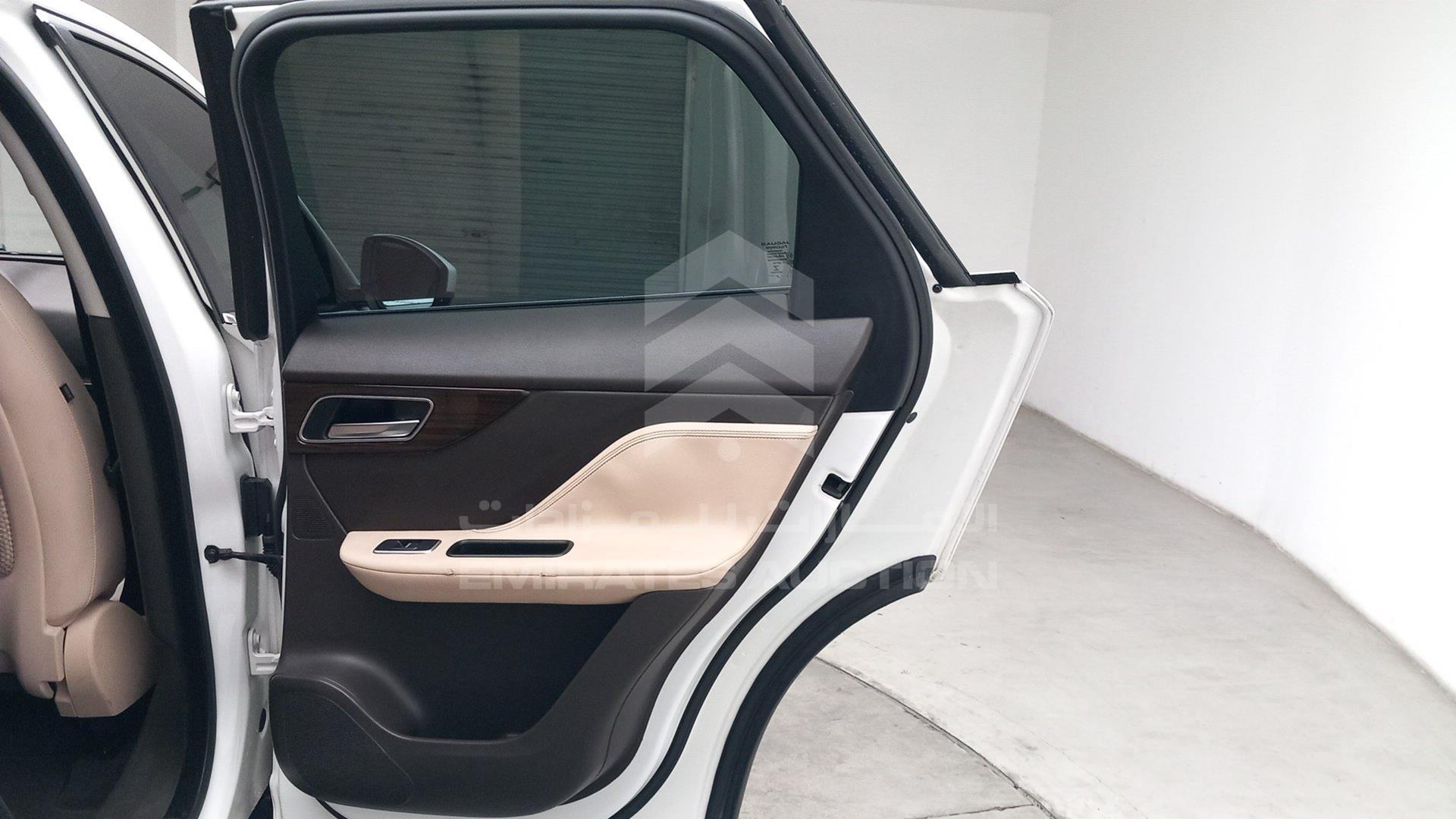 2018 JAGUAR F-PACE VIN: SADCA2BX6JA277882