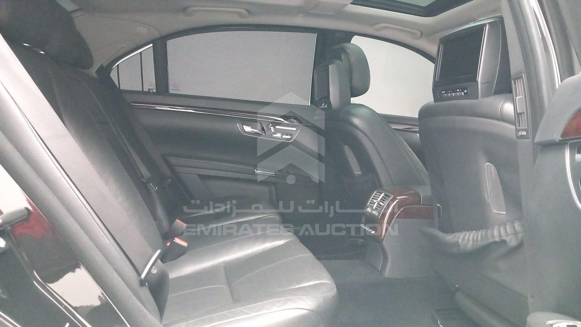 2009 MERCEDES S 500 VIN: WDDNG71X99A243700