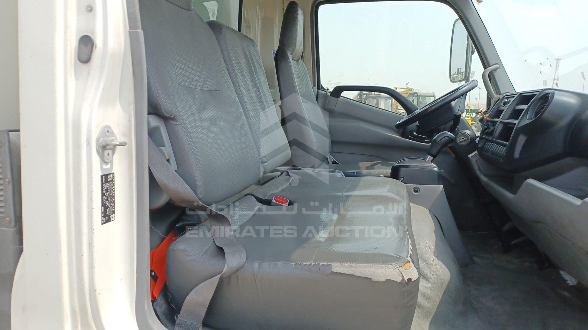 2015 HINO 300 VIN: JHHUCK1H3FK012131