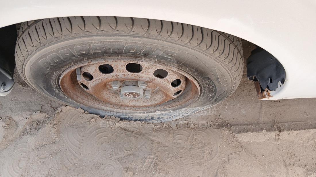 مازدا 323 2003 — الإطار الأمامي الأيسر — صورة 28