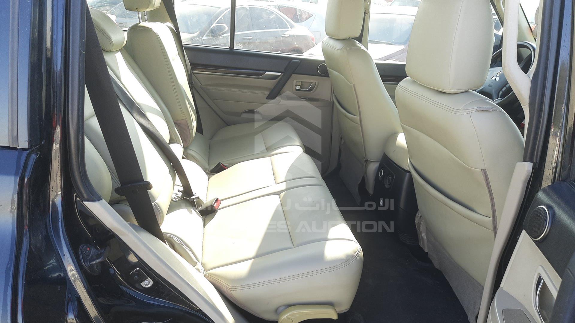2011 MITSUBISHI PAJERO VIN: JMYLRV95WBJ707286