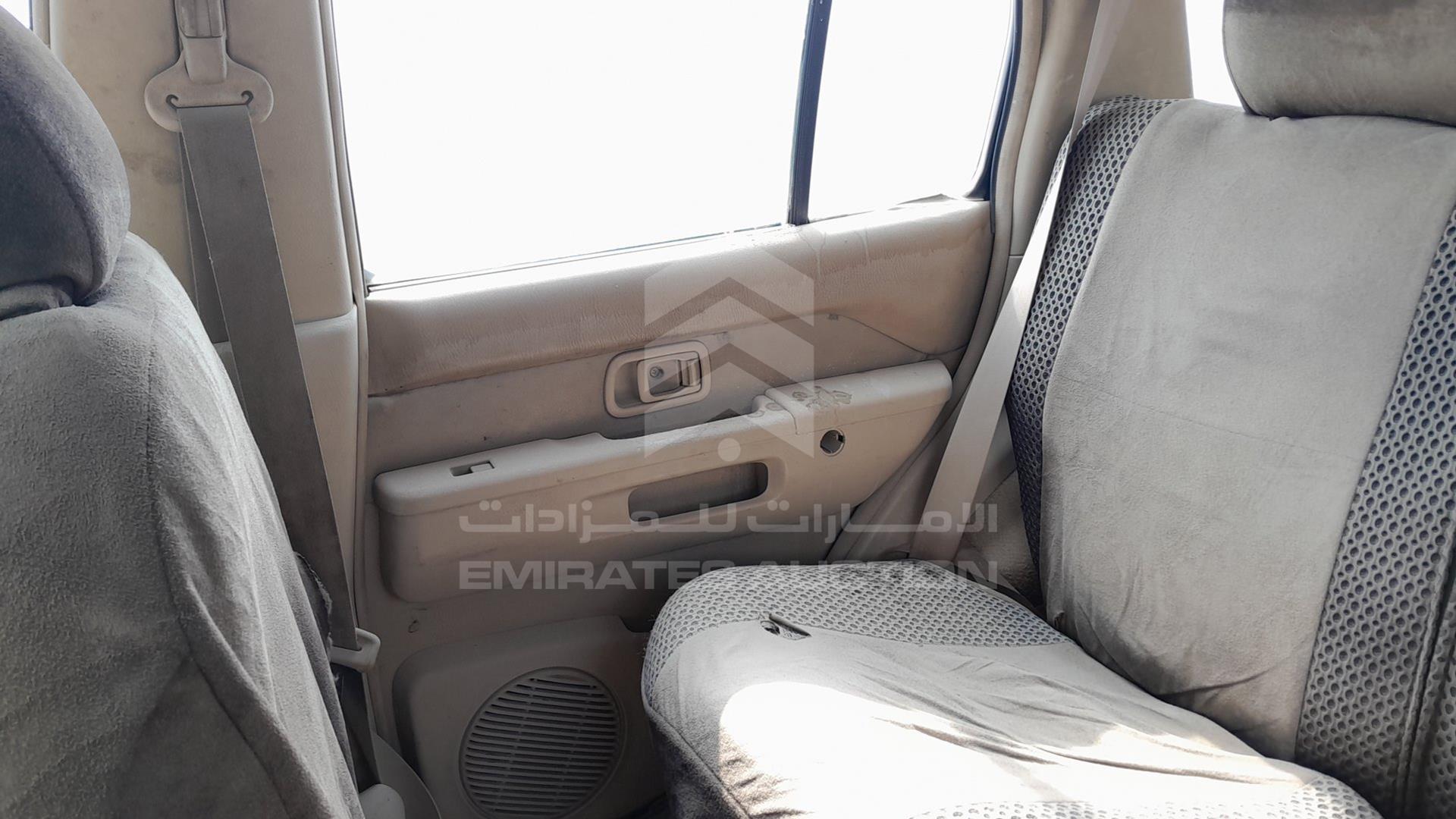 1998 NISSAN PATHFINDER VIN: JN8AR05S2WW271933