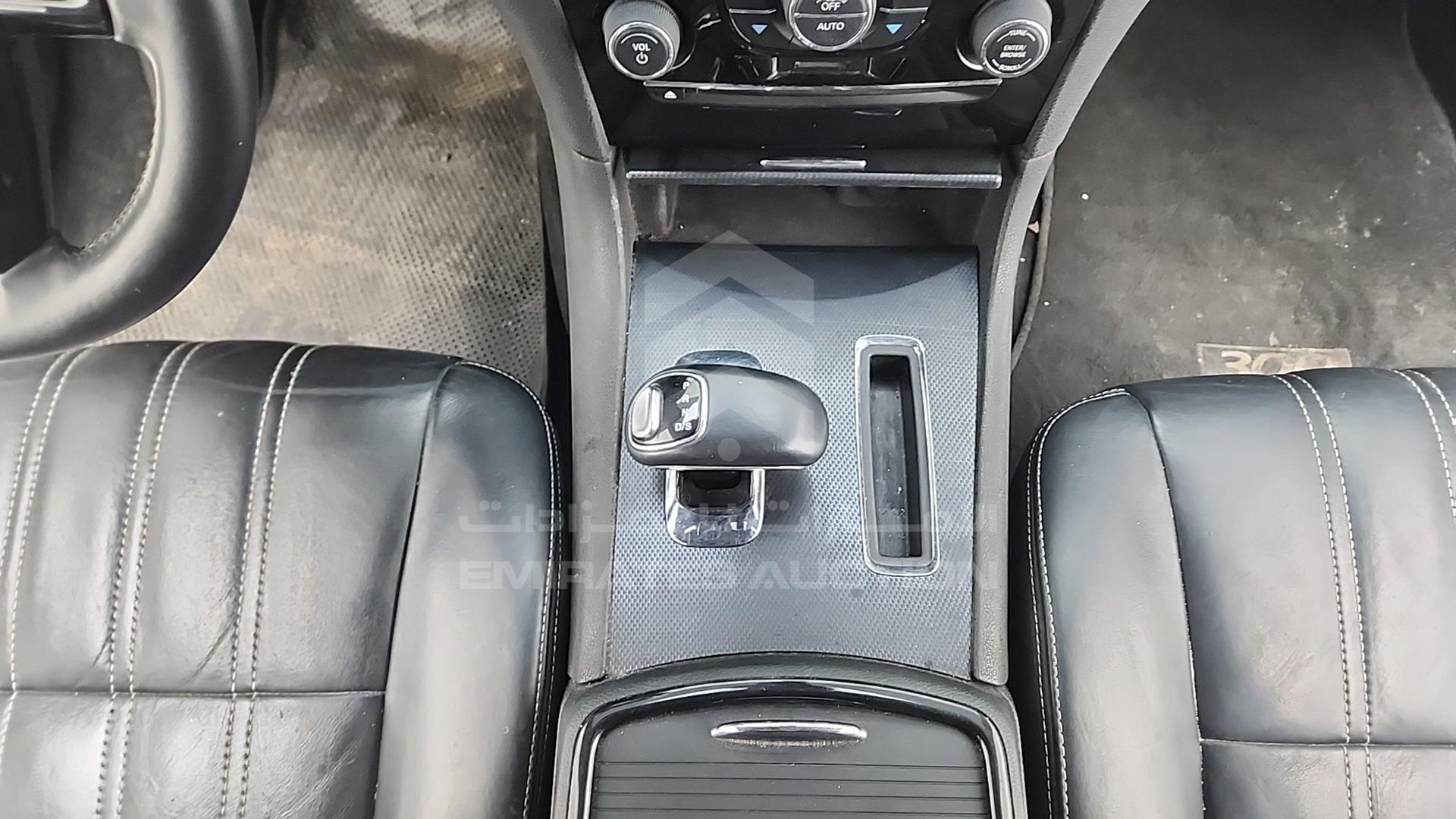 2013 CHRYSLER 300 VIN: 2C3CCABG4DH528845