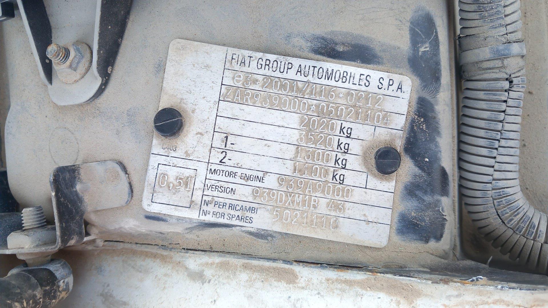 0 ALFA ROMEO --- VIN: ZAR93900005021104