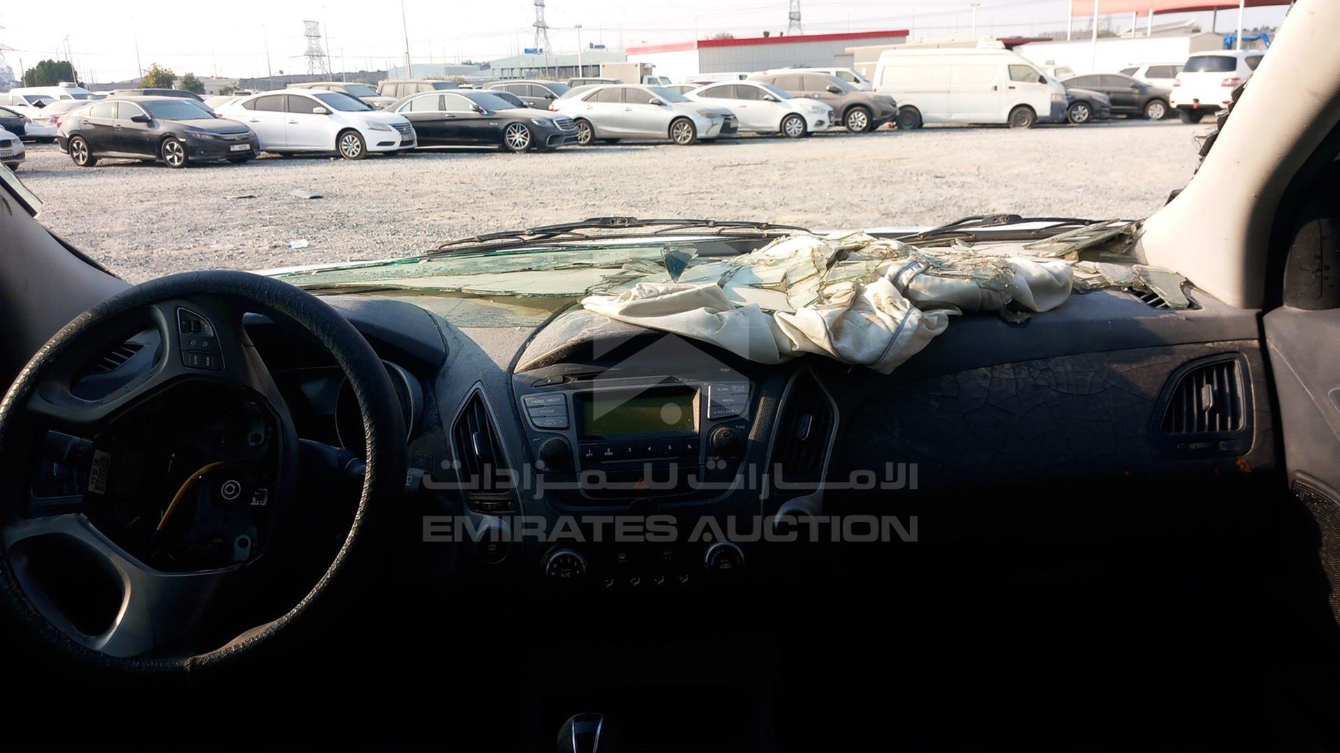 2014 HYUNDAI TUCSON VIN: KMHJT81E9EU828290