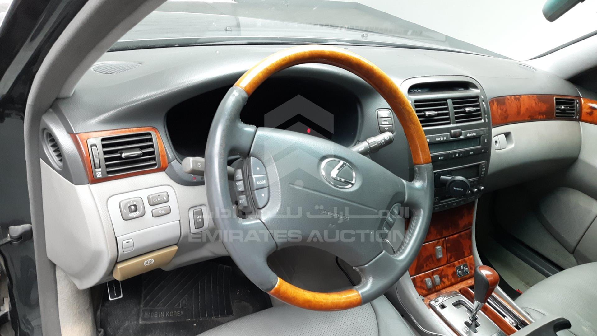 2004 LEXUS LS 430 VIN: JTHBN36F040132008