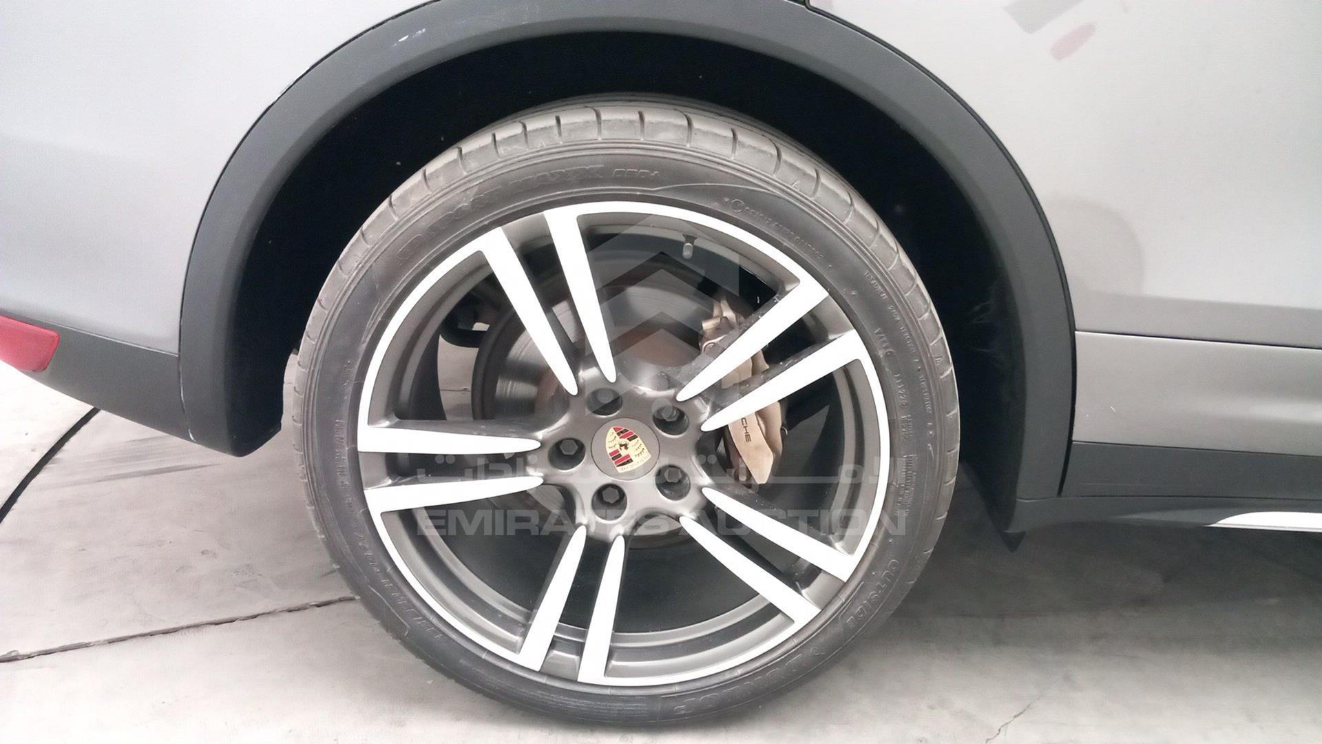 2012 PORSCHE CAYENNE S VIN: WP1ZZZ92ZCLA50158