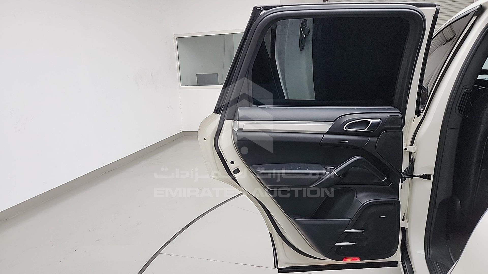 2011 PORSCHE CAYENNE VIN: WP1ZZZ92ZBLA41361