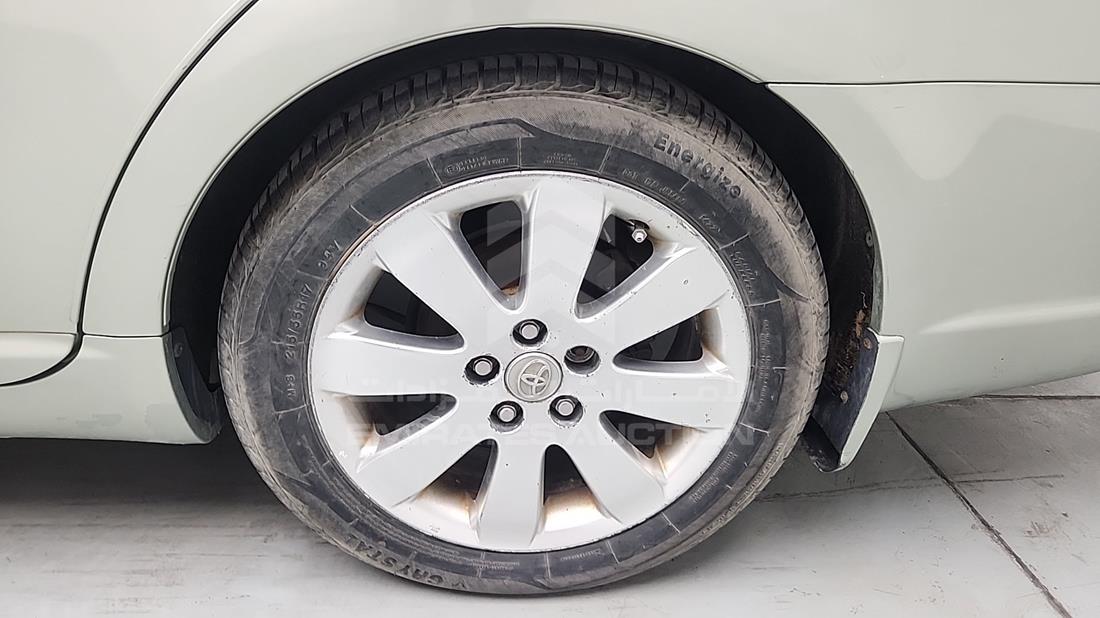 2006 Toyota Avalon — Rear Left Tyre — Photo 38