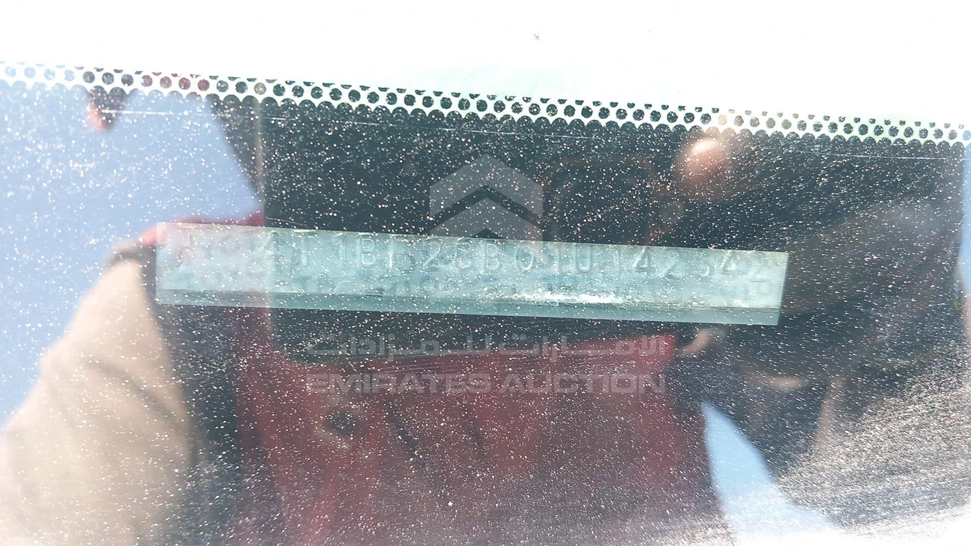 2001 TOYOTA AVALON VIN: 4T1BF28B01U142542