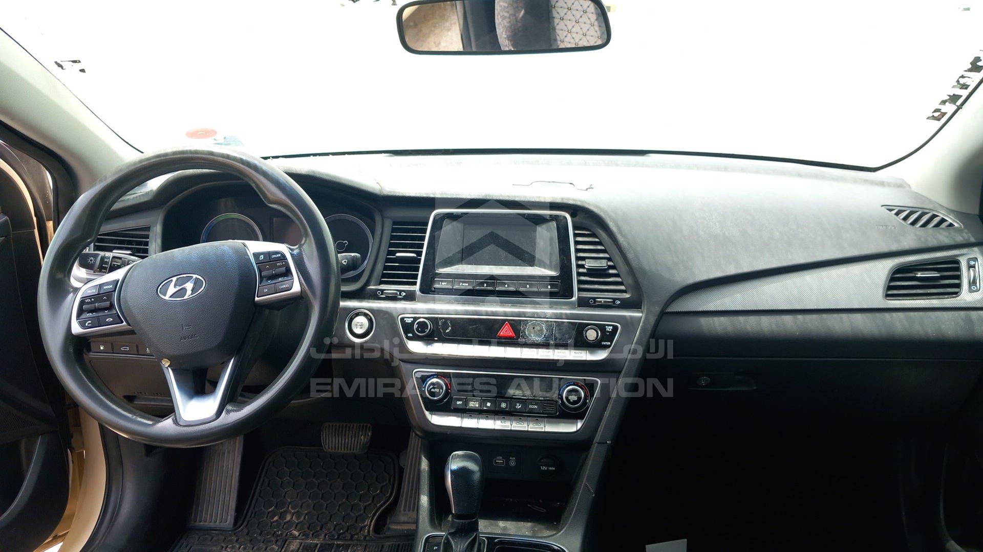 2019 HYUNDAI SONATA VIN: KMHE24134KA092951
