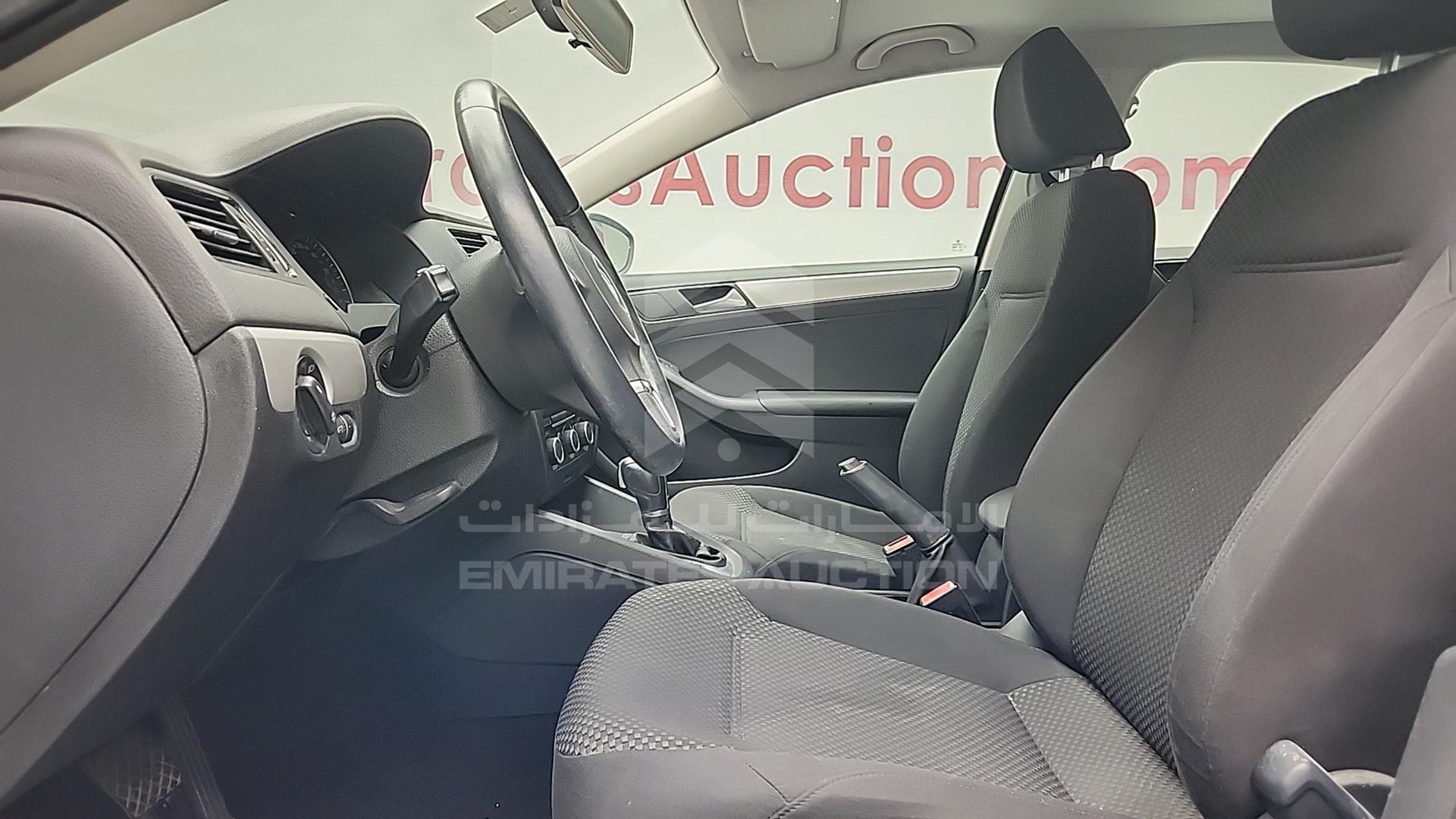 2015 VOLKSWAGEN JETTA VIN: WVWRV1AJXFM200939
