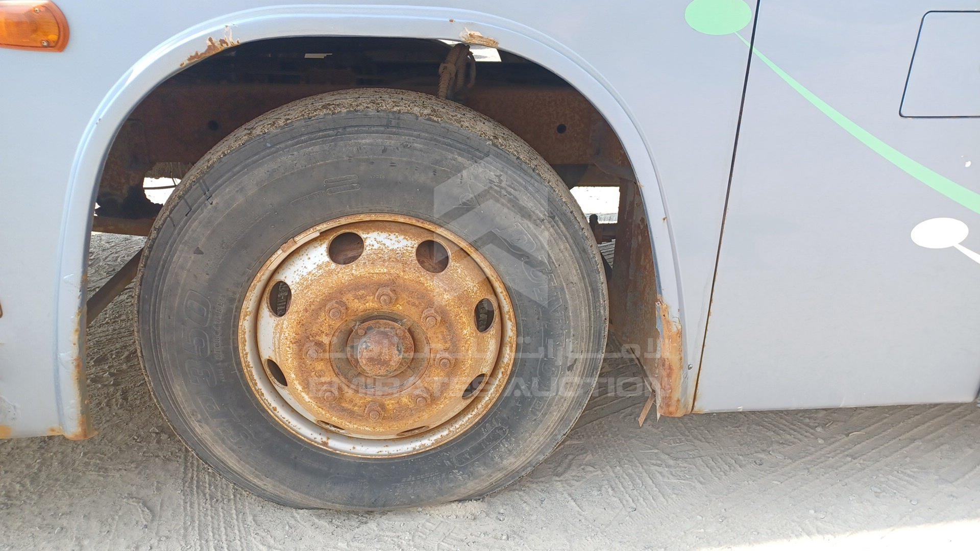 2010 HIGER BUS VIN: LKLR1FSD1AB537463