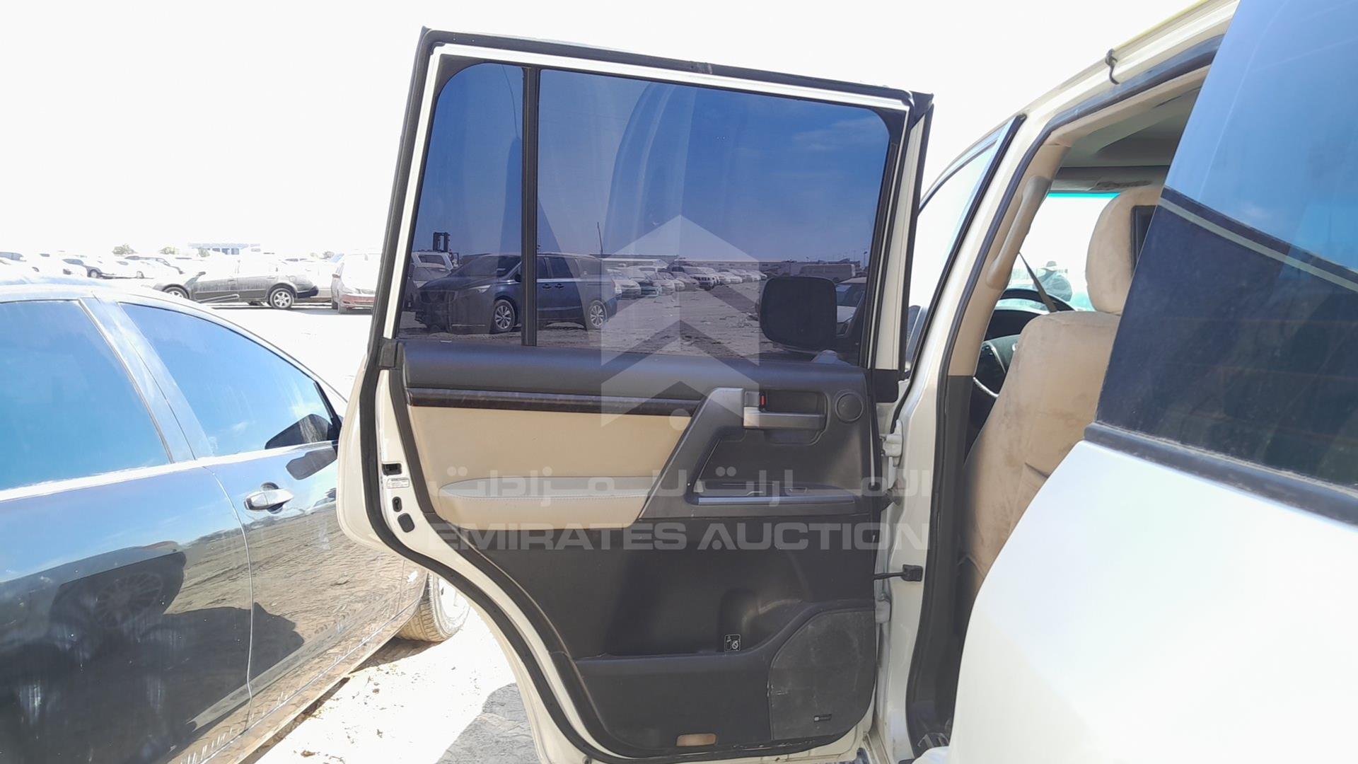 2011 TOYOTA LAND CRUISER VIN: JTMHT05J7B4041507