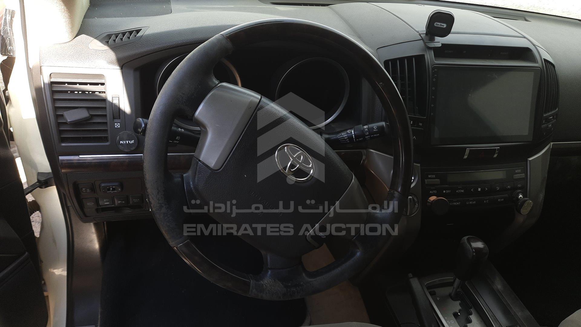 2008 TOYOTA LAND CRUISER VIN: JTMHT05J984014687