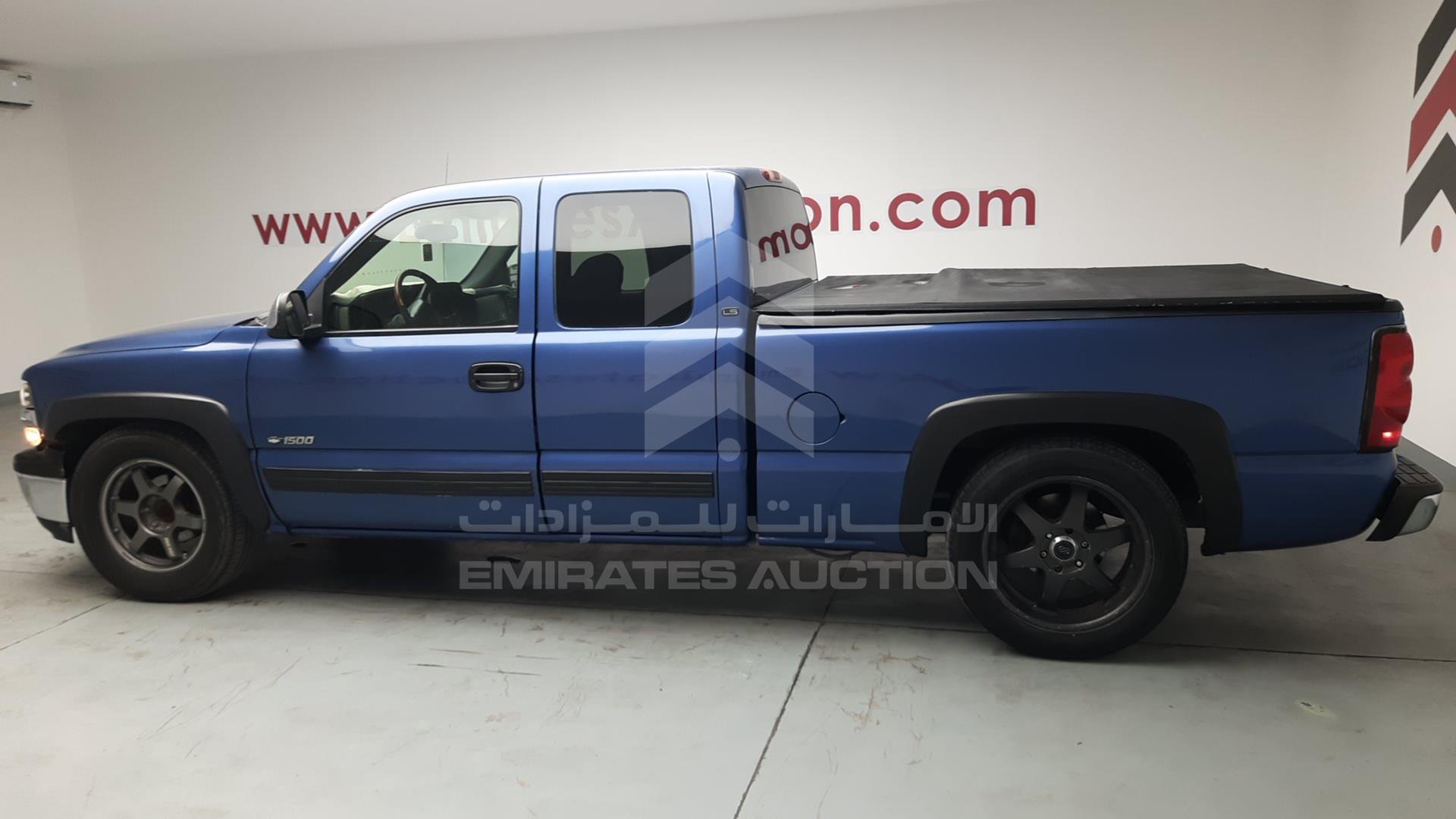 2000 CHEVROLET SILVERADO VIN: 2GCEC19V3Y1360820