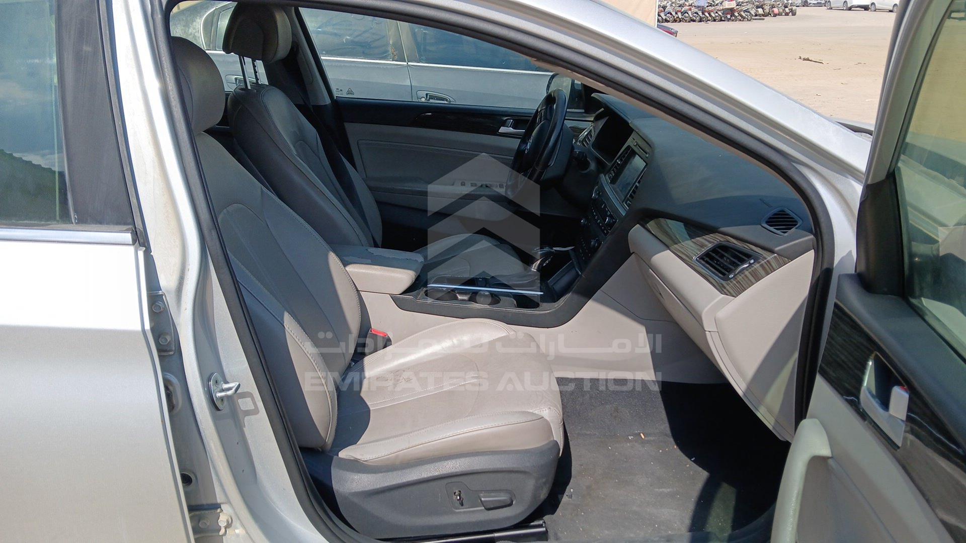 2015 HYUNDAI SONATA VIN: 5NPE34AF0FH092763