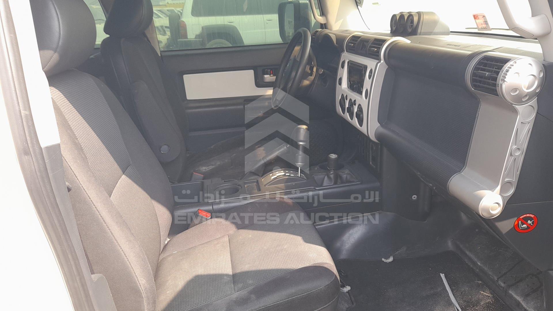 2014 TOYOTA FJ CRUISER VIN: JTEBU11F3EK195394