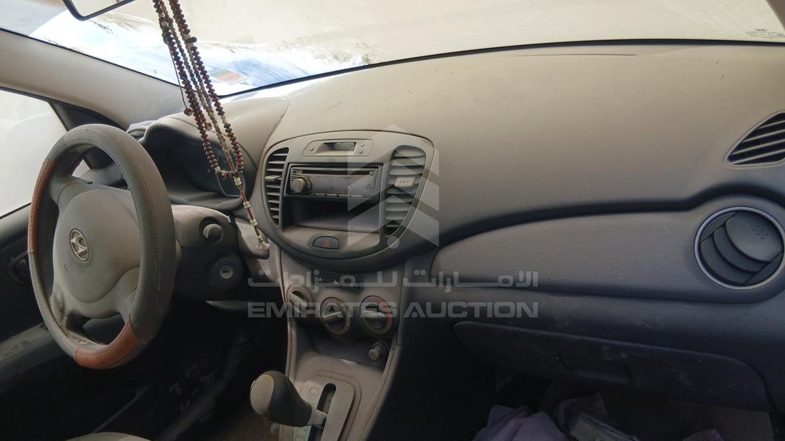 2012 Hyundai I10 — Front Right Passenger Dashboard View — Photo 21