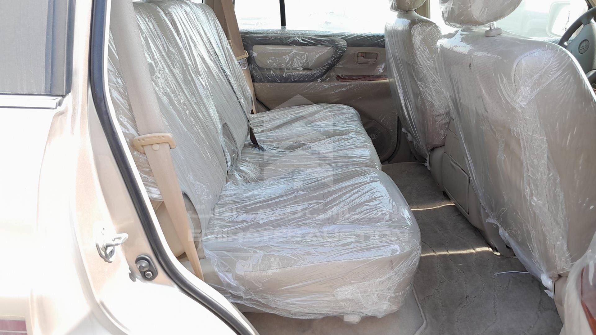 2004 TOYOTA LAND CRUISER VIN: JTEHJ09JX45090001